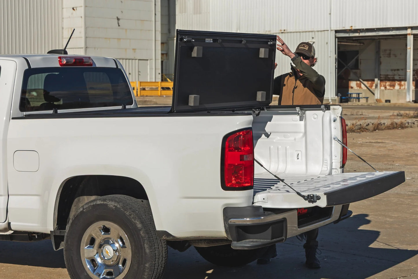 Hard Low Profile Bed Cover (Non-Flip Up) - 6' Bed